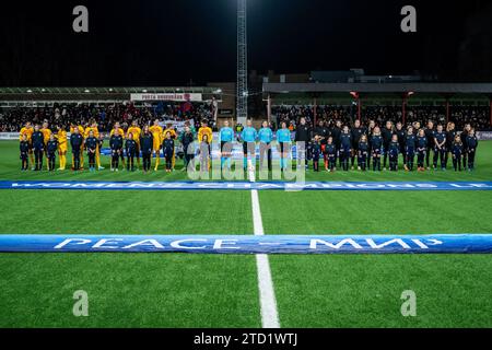 Malmoe, Sweden. 13th, December 2023. The players from the two teams line up for the UEFA Women’s Champions League match between FC Rosengaard and FC Barcelona at Malmö Idrottsplats in Malmö. (Photo credit: Gonzales Photo - Joe Miller). Stock Photo