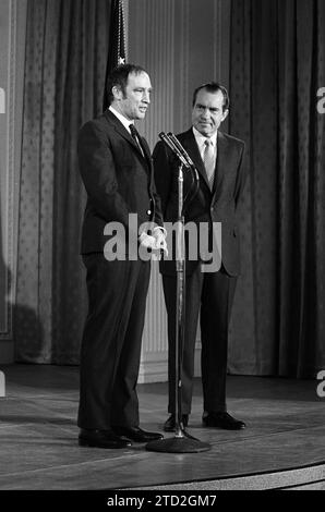 Canadian Prime Minister Pierre Trudeau, U.S. President Richard Nixon, full-length portrait, Washington, D.C., USA, Marion S. Trikosko, U.S. News & World Report Magazine Photograph Collection, March 24, 1969 Stock Photo