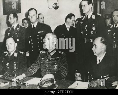 German soldiers surrender in Berlin April 1945 Stock Photo - Alamy