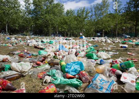 Madrid, 05/01/2015. Remains of the macro bottle held yesterday in Ciudad Universitaria. Photo: Isabel Permuy ARCHDC. Credit: Album / Archivo ABC / Isabel B Permuy Stock Photo