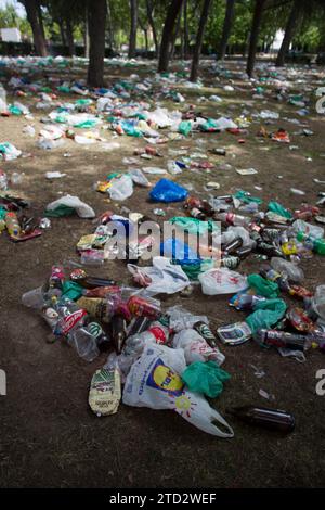 Madrid, 05/01/2015. Remains of the macro bottle held yesterday in Ciudad Universitaria. Photo: Isabel Permuy ARCHDC. Credit: Album / Archivo ABC / Isabel B Permuy Stock Photo