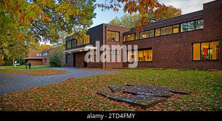 Haus Esters and Haus Lange, designed by Ludwig Mies van der Rohe in the style of classical modernism, Krefeld, North Rhine-Westphalia, Germany Stock Photo