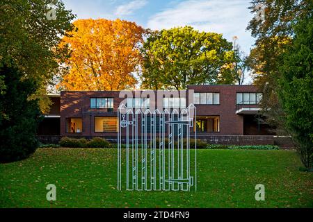 Haus Lange, designed by Ludwig Mies van der Rohe in the style of classical modernism, art museum, Krefeld, North Rhine-Westphalia, Germany Stock Photo