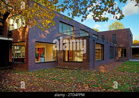 Haus Lange, designed by Ludwig Mies van der Rohe in the style of classical modernism, art museum, Krefeld, North Rhine-Westphalia, Germany Stock Photo