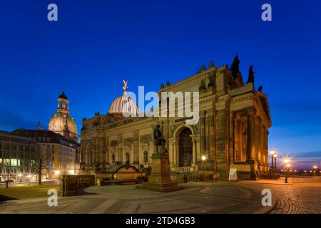 Building of the Saxon Art Association and the Academy of Fine Arts. Bruehl's Terrace is an architectural ensemble and a tourist attraction in Stock Photo