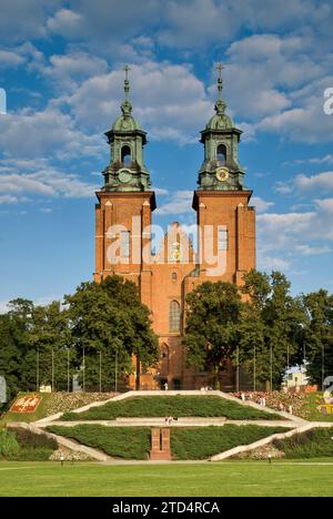 Royal Gniezno Cathedral (Primatial Cathedral Basilica), 11th century, in Gniezno, Wielkopolskie, Poland Stock Photo