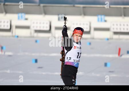 Lenzerheide, Schweiz 16. Dezember 2023: IBU Biathlon Weltcup Lenzerheide - Frauen Verfolgung - 2023 Im Bild: Janina Hettich (SC Schönwald) am Schießstand Stock Photo