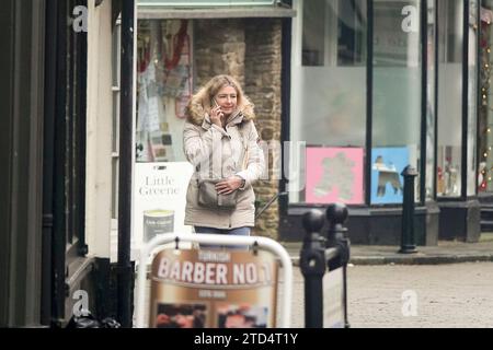 High Street, Godalming. 16th December 2023. A cold and cloudy morninig across the Home Counties. People Christmas shopping in Godalming in Surrey. Credit: james jagger/Alamy Live News Credit: james jagger/Alamy Live News Stock Photo