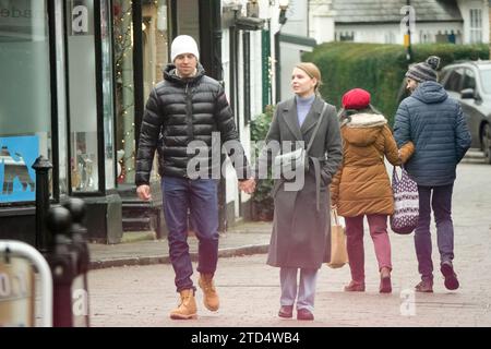 High Street, Godalming. 16th December 2023. A cold and cloudy morninig across the Home Counties. People Christmas shopping in Godalming in Surrey. Credit: james jagger/Alamy Live News Credit: james jagger/Alamy Live News Stock Photo