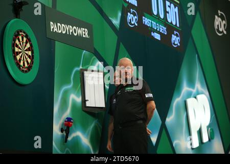 London, UK. London, UK. 16th December 2023,  Alexandra Palace, London, England; 2023/24 PDC Paddy Power World Darts Championships Day 2 Afternoon Session; Referee George Noble Credit: Action Plus Sports Images/Alamy Live News Credit: Action Plus Sports Images/Alamy Live News Stock Photo