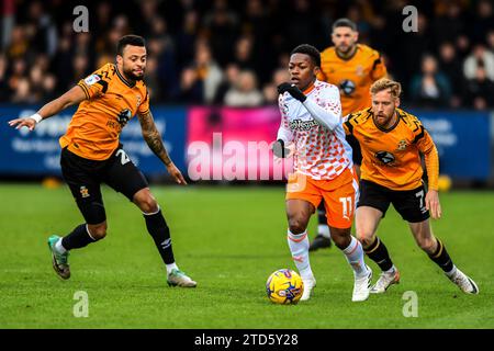 Cambridge on Saturday 16th December 2023.Karamoko Dembele (11 Blackpool) goes forward during the Sky Bet League 1 match between Cambridge United and Blackpool at the R Costings Abbey Stadium, Cambridge on Saturday 16th December 2023. (Photo: Kevin Hodgson | MI News) Credit: MI News & Sport /Alamy Live News Stock Photo