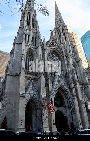 St. Patrick's Cathedral on Fifth avenue in midtown Manhattan, New York Stock Photo