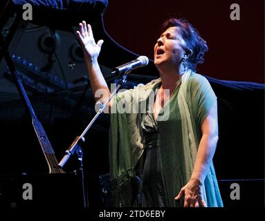 Seville, 09/23/2012. Graphic pass of the show Oasis Abierto, from the XVII Flamenco Biennial, at the Teatro de la Maestranza. In the image, Carmen Linares. Photo: Juan Flores Archsev. Credit: Album / Archivo ABC / Juan Flores Stock Photo