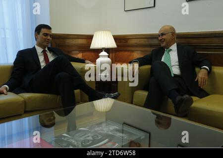 Madrid 09-24-2014/// full control session of the government in the congress of deputies PHOTO..JAIME GARCIA....ARCHDC....in the image pedro sanchez with duran lleida. Credit: Album / Archivo ABC / Jaime García Stock Photo