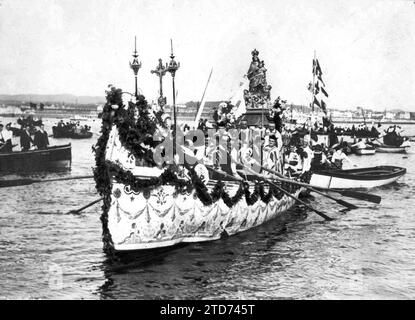 Biscay. 07/16/1918. A religious festival at sea. Procession held in Santurce on the occasion of the festival of the Virgen del Carmen. Credit: Album / Archivo ABC / Espiga Stock Photo