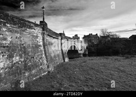 The river Annan, road bridge and town hall, Annan town, Dumfries and Galloway, Scotland, UK Stock Photo