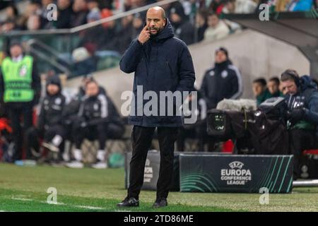 Warsaw, Poland. 14th Dec, 2023. Pascal Jansen coach of AZ gestures during the UEFA Europa Conference League group stage match between Legia Warszawa and AZ Alkmaar at Marshal Jozef Pilsudski Legia Warsaw Municipal Stadium. Final score; Legia Warszawa 2:0 AZ Alkmaar. Credit: SOPA Images Limited/Alamy Live News Stock Photo