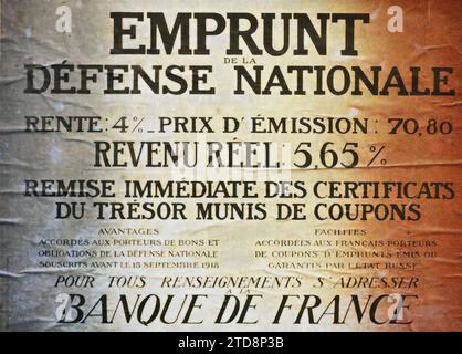 Paris, France Poster of the national loan, Bank of France, Economic activity, Registration, information, First World War, Loan, Bank, finances, Poster, War effort, war work, France, Paris, Poster of the loan Bank of France, Paris, 18/10/1918 - 18/10/1918, Léon, Auguste, photographer, Autochrome, photo, Glass, Autochrome, photo, Positive, Horizontal, Size 9 x 12 cm Stock Photo