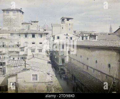 Florence, Italy The roofs of the city, Religion, Housing, Architecture, Scaffolding, shoring, Christianity, Roofing, Housing, Street, District, Religious architecture, Italy, Florence, View taken from the upper terrace of a house on Ponte Vecchio s, the city, Florence, 19/09/1913 - 19/09/1913, Léon, Auguste, photographer, 1913 - Balkans, Italy - Léon Busy and Auguste Léon - (September - 23 October), Autochrome, photo, Glass, Autochrome, photo, Positive, Horizontal, Size 9 x 12 cm Stock Photo