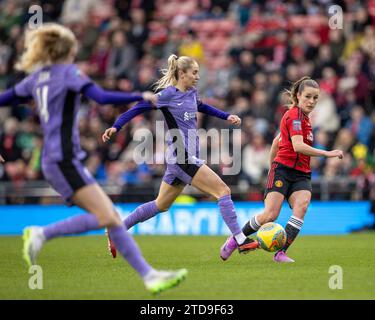 Leigh Sports Village, Manchester, UK. 17th Dec, 2023. Womens Super League Football, Manchester United versus Liverpool; Ella Toone of Manchester United Women crosses the ball Credit: Action Plus Sports/Alamy Live News Stock Photo