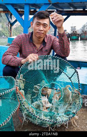 Ha Long bay in Vietnam. Fishermen on market offer seafood, fruits, vegetables, atc. (CTK Photo/Ondrej Zaruba) Stock Photo