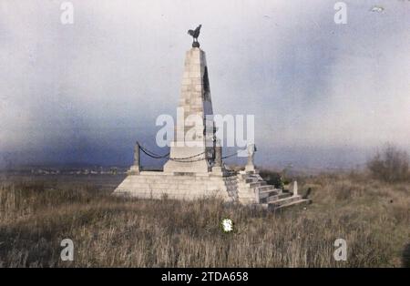 Les Éparges, France, Animal, Art, First World War, Obelisk, Represented animal, fantastic animal, Staircase, Sculpture, Commemoration, Shell, War memorial, Post-war, Meuse, Les Eparges, La Crête des Eparges. The Point X Monument, Les Eparges, 17/11/1929 - 17/11/1929, Passet, Stéphane, photographer, 1929 - Provinces Françaises - Stéphane Passet - (26 March-18 May), Autochrome, photo, Glass, Autochrome, photo, Positive Stock Photo