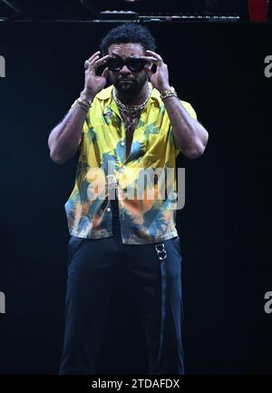 Sunrise, FL, USA. 16th Dec, 2023. Shaggy performs during iHeartRadio Y100's Jingle Ball 2023 at Amerant Bank Arena on December 16, 2023 in Sunrise, Florida. Credit: Mpi04/Media Punch/Alamy Live News Stock Photo