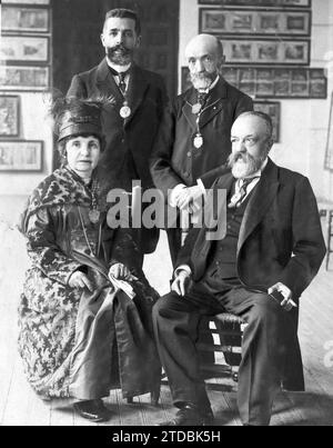 05/04/1918. The centenary of Amador de los Ríos, in Toledo. The Academics Mrs. Blanca de los Ríos and Messrs. (Rafael) Ramírez de Arellano, (Adolfo) Aragonese and (Vicente) Lampérez (Romea), who gave speeches at the session of the Academy of Fine Arts. Credit: Album / Archivo ABC Stock Photo