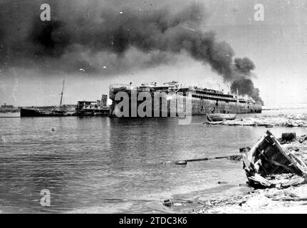 洋楽 TOBRUK / recaptured tobruk-north-africa-june-1942-