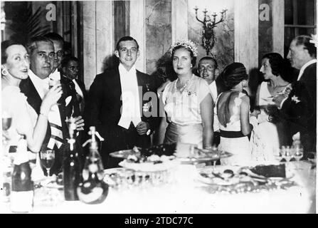 10/11/1935. Wedding of Juan de Borbón and María de las Mercedes. Credit: Album / Archivo ABC Stock Photo