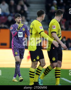 Gregor Kobel of Borussia Dortmund  FC Augsburg - Borussia Dortmund  Fussball 1 . Bundesliga Saison 2023 / 2024 © diebilderwelt / Alamy Stock Stock Photo