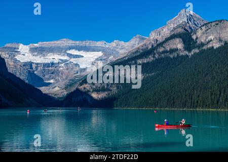 Kayakers on Lake Louise, Banff National Park, UNESCO World Heritage Site, Alberta, Rocky Mountains, Canada, North America Stock Photo