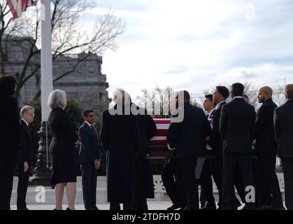 Washington, United States. 18th Dec, 2023. The flag-draped casket of retired Supreme Court Justice Sandra Day O'Connor arrives at the Supreme Court in Washington DC on Monday, December 18, 2023. O'Connor, the first woman to serve on the nation's highest court, died December 1, at age 93. Photo by Bonnie Cash/UPI Credit: UPI/Alamy Live News Stock Photo