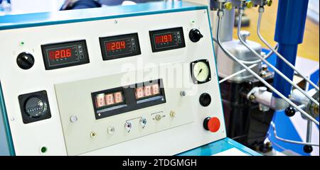 Single-cylinder unit for determination of cetane numbers of diesel fuel ...