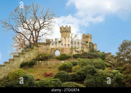 Warwick Castle a medieval castle originally built by William the Conqueror during 1068. in the town of Warwick Warwickshire England uk Stock Photo