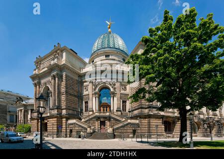 Art academy and building of the new Saxon art association on Georg-Treu-Platz in Dresden's old town centre Stock Photo