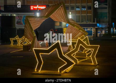Pre-Christmas season, Portsmouthplatz, station forecourt, walk-in light installation in the shape of stars, Christmas lighting, Duisburg, NRW, Germany Stock Photo
