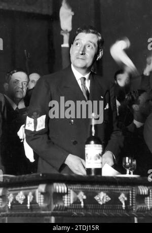 12/31/1931. Antonio Oliveira Salazar, with the emblem of the Vanguardia school action, at a moment in his closing speech at the first congress of the National Union. Photo: Correia. Credit: Album / Archivo ABC / Félix Correia Stock Photo