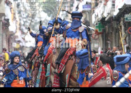 Alcoy (Alicante), 04/23/2005. Festival of Moors and Christians. In the image, the moment when the Moors ride by on their horsesPhoto: Vicente Lillo. Credit: Album / Archivo ABC / LILLO -VICENTE Stock Photo