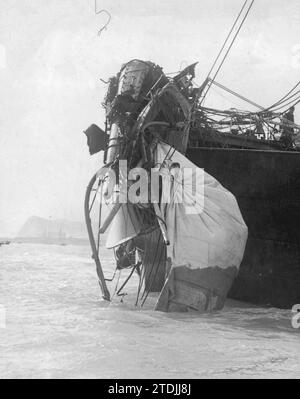 02/29/1912. Ship collision in the English Channel. Bow of the Pisagua after the collision with the Oceana, which caused numerous victims. Credit: Album / Archivo ABC / Illustrations Bureau Stock Photo