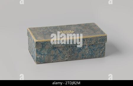 Box of cardboard covered with blue marble paper, in which a pattern is cut out on the lid; A birth cushion was stored in the box, anonymous, c. 1750 Box of cardboard, covered with blue marble paper. On the lid this is stuck on yellow paper, that as lists and in the middle, where the marble paper is cut out like a heart and palmet motif. A birth cushion was stored in the box. Netherlands Completely: Cardboard. whole: Paper marbled paper Box of cardboard, covered with blue marble paper. On the lid this is stuck on yellow paper, that as lists and in the middle, where the marble paper is cut out l Stock Photo