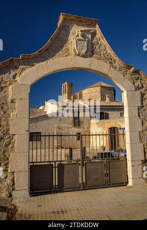Church of Sant Esteve of Vilacolum on an autumn morning (Alt Empordà, Girona, Catalonia, Spain) ESP: Iglesia de Sant Esteve de Vilacolum en una m Stock Photo