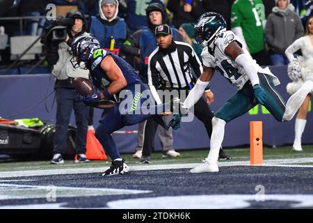 Seattle Seahawks wide receiver Jaxon Smith-Njigba (11) runs down the ...