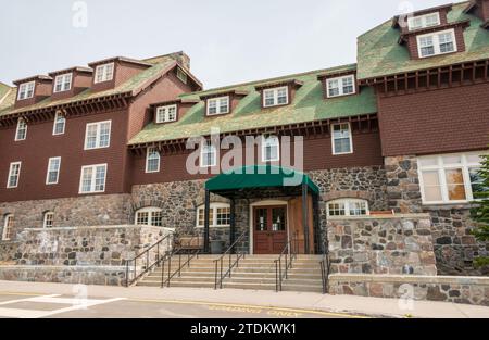 The Crater Lake Lodge at Crater Lake National Park in Oregon, USA Stock Photo