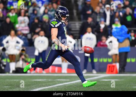 Seattle, WA, USA. 18th Dec, 2023. Seattle Seahawks punter Michael Dickson (4) punts the ball during the NFL Football game between the Philadelphia Eagles and Seattle Seahawks in Seattle, WA. Seattle defeated Philadelphia 20-17. Steve Faber/CSM/Alamy Live News Stock Photo