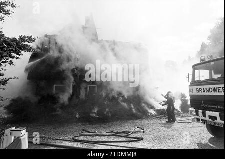 Fire boarding house Zeeweg 24, Fires, fire brigade, Zeeweg, 13-08-1988, Whizgle News from the Past, Tailored for the Future. Explore historical narratives, Dutch The Netherlands agency image with a modern perspective, bridging the gap between yesterday's events and tomorrow's insights. A timeless journey shaping the stories that shape our future Stock Photo