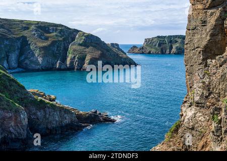 Port a la Jument Bay, with the small island of Brecqhou in the distance, on the west coast of Sark, Bailiwick of Guernsey, Channel Islands Stock Photo