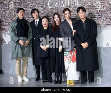 Seoul, South Korea. 19th Dec, 2023. (L to R) South Korean director Jung Dong-yoon, actors Park Seo-joon, Kim Hae-sook, Han So-hee, Soo Hyun, Jo Han-cheol, attends a photo call for the Netflix drama GyeongSeong Creature Press Conference in Seoul, South Korea on December 19, 2023. (Photo by Lee Young-ho/Sipa USA) Credit: Sipa USA/Alamy Live News Stock Photo