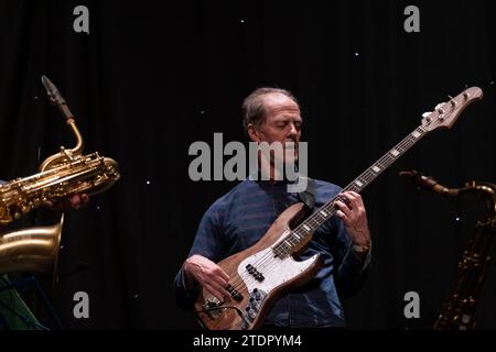 Rob Statham plays electric bass with Hannah Horton on saxophone live, Scarborough Jazz Festival 2022 Stock Photo