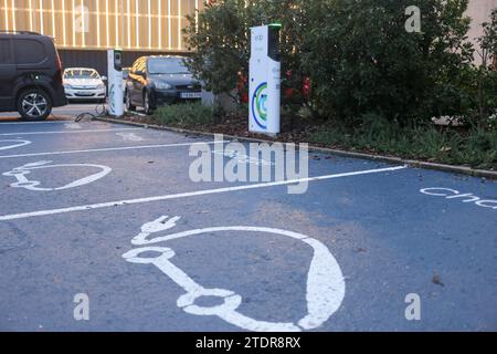 Paredes, Spain, December 19, 2023: An empty charging point for electric cars during ANFAC reports that more than 25% of charging points for electric cars are not working, on December 19, 2023, in Paredes, Spain. Credit: Alberto Brevers / Alamy Live News. Stock Photo